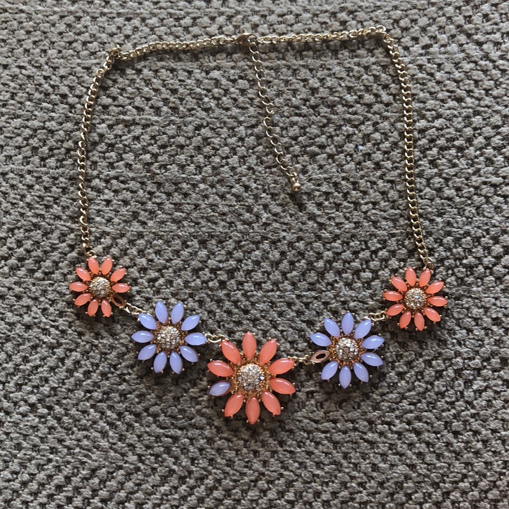 Flower accent necklace.